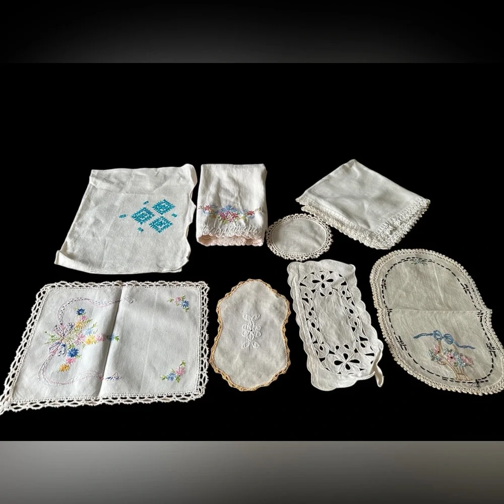 Vintage Linens 8 piece bundle mismatches